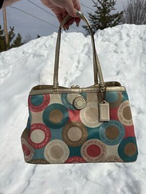 2012 Coach sateen kisslock tote bag💗